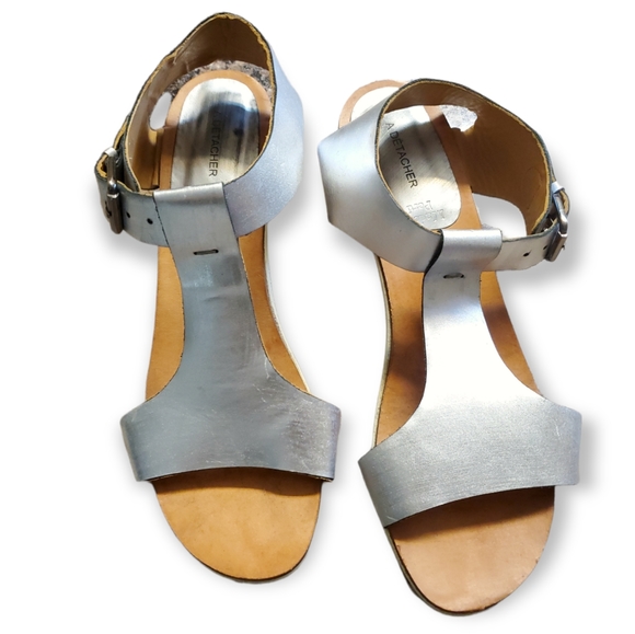 A Détacher | Highsmith T-Strap Silver Sandals Short Heel Size 9 Leather Wood - Picture 2 of 5